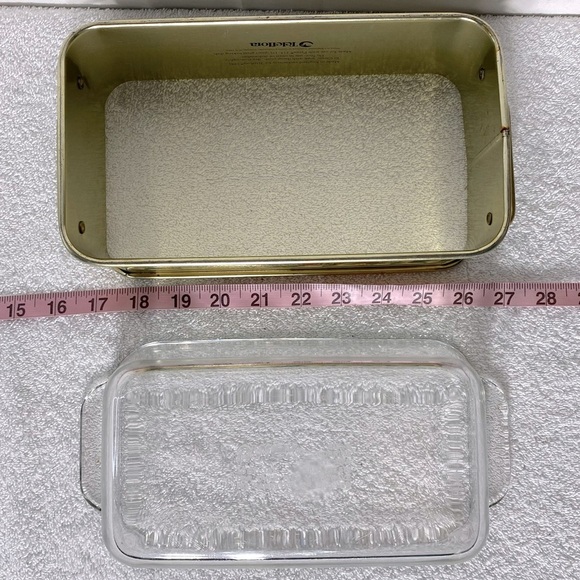 Vintage 80’s Teleflora Metal Serving Stand/Holder W 
Pyrex 1.5q Glass Loaf Pan - Picture 10 of 16